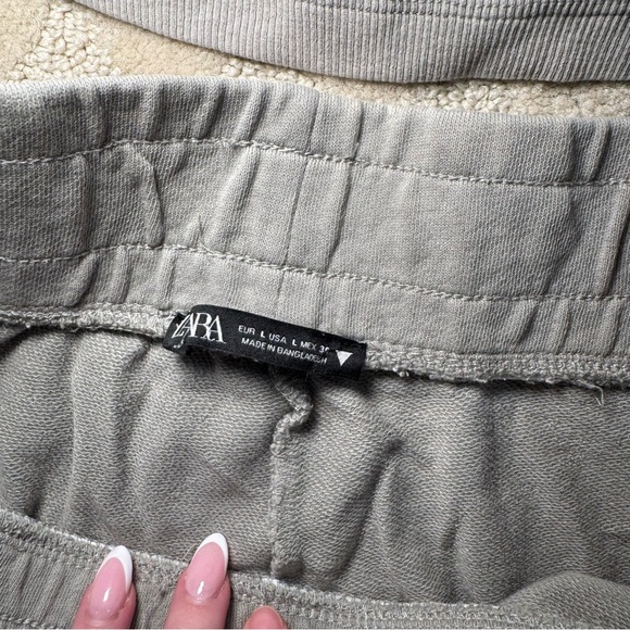 Zara Set - Picture 2 of 3